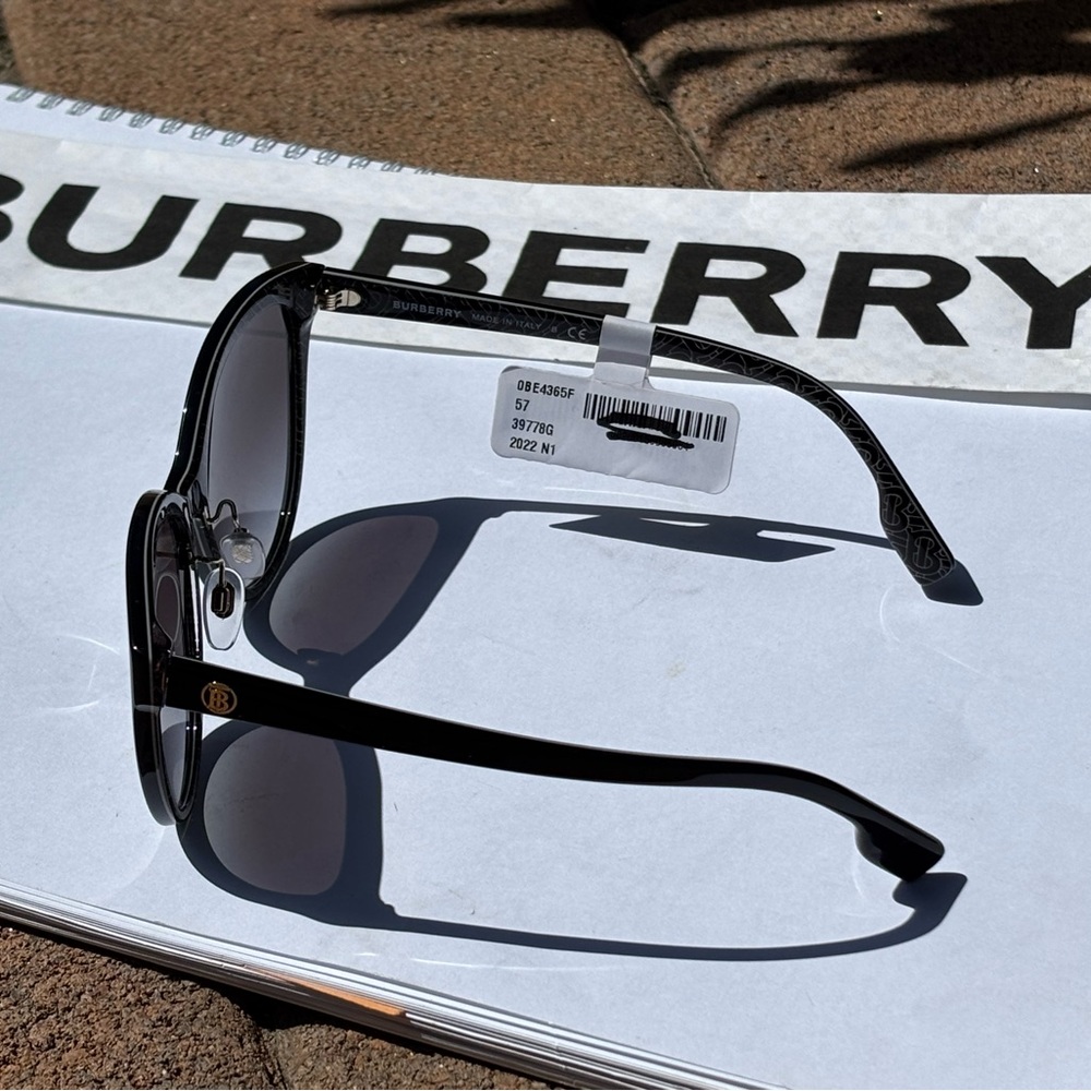 New Burberry Betty B4365-F 3977/8G Black Cat-Eye Sunglasses - Picture 15 of 16